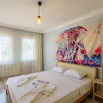 Semi Detached In Complex With Shared Semi Olympic Swimming Pool In 別荘