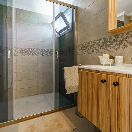 Semi Detached In Complex With Shared Semi Olympic Swimming Pool In Feriehus Kusadası