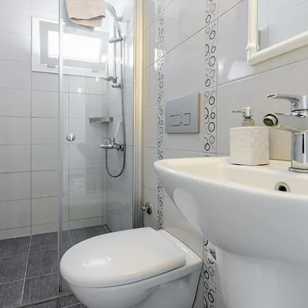 Semi Detached In Complex With Shared Semi Olympic Swimming Pool In Kusadası