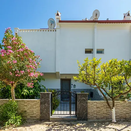 Semi Detached In Complex With Shared Semi Olympic Swimming Pool In Kusadası